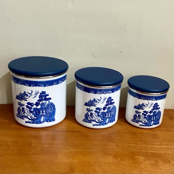 Vintage, Rare, Set of 3  Blue Willow Enamelware Canister Set  7.5in T, 6.5in T - Picture 1 of 16